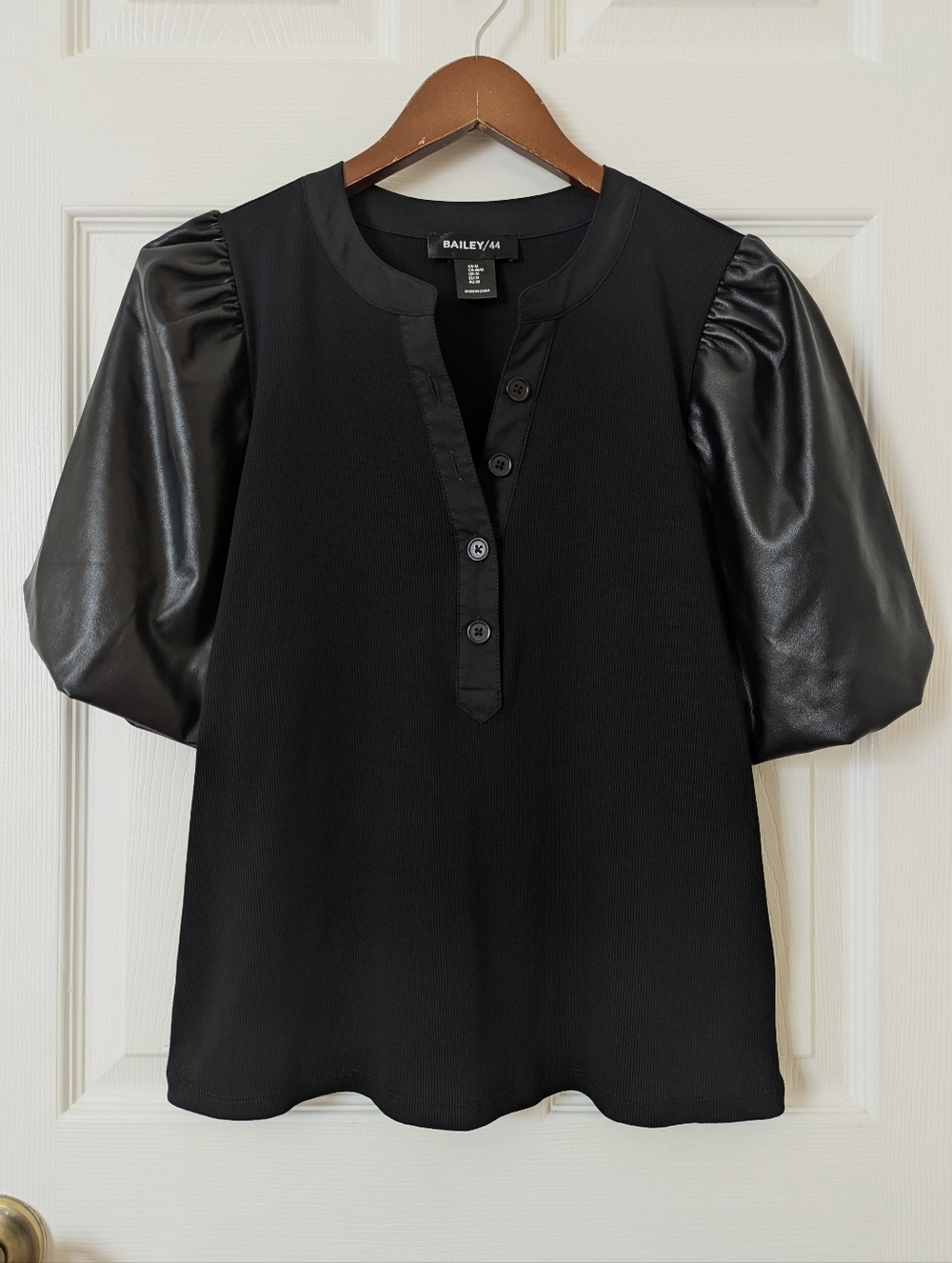 Bailey 44 Vegan Leather Short Puff Sleeve Ribbed Knit Henley Top Black Medium